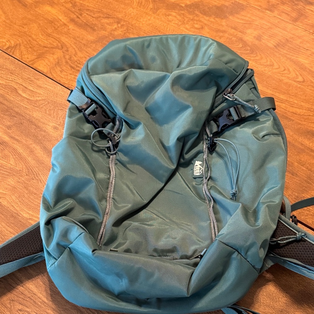 REI Rucksack Backpack 18L